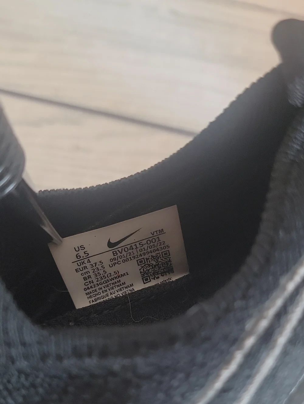 Nike Epic Phantom React Flyknit Black Slip-On Running Sneakers Womens Size 6.5